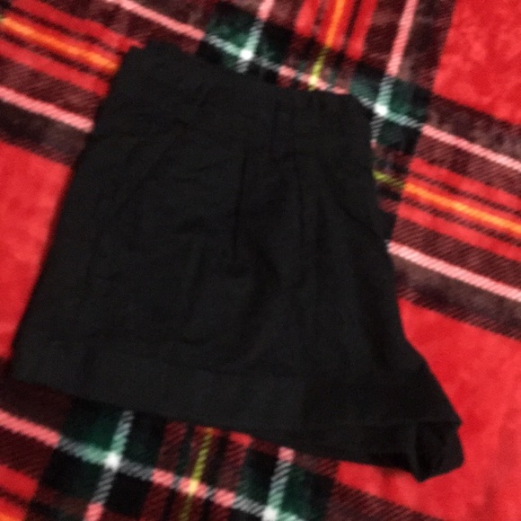 Shorts - Picture 3 of 4